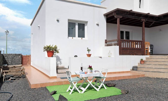 La Santa Apartment | Holiday Apartment 'Casa Rosi' with Private Terrace and Wi-Fi