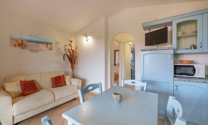 Murta Maria Apartment | Holiday Apartment 'Casa Vacanze Amarena' with Terrace, Balcony & Shared Pool