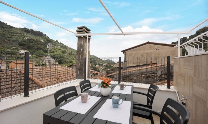 Soldano Apartment | Holiday Apartment 'Dolce Soggiorno - Soldano' with Sea View, Terrace & Wi-Fi