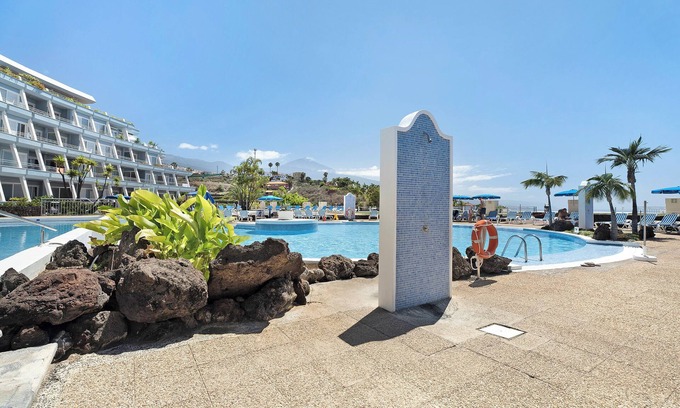 La Quinta Apartment | Holiday Apartment "La Quinta" with Sea View, Shared Pool & Wi-Fi