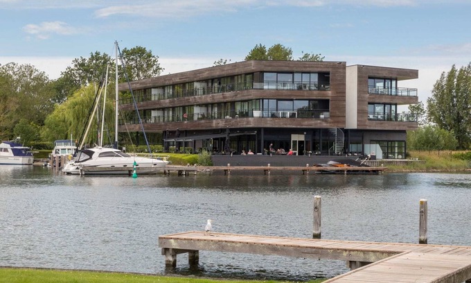 Oranjeplaat House | Holiday apartment in a prime location