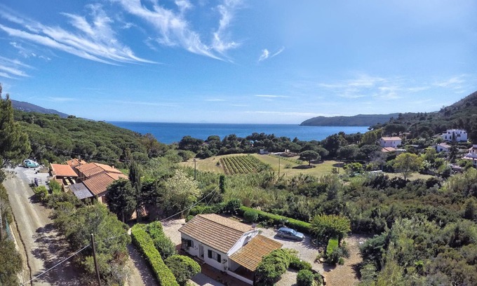 Capoliveri Apartment | Holiday Apartment "Il Giardino Nel Sole Trilo" with Air Conditioning, Garden and Terrace