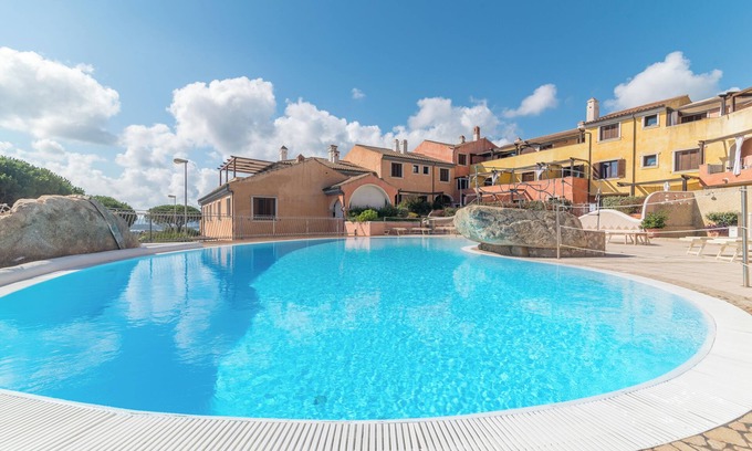La Maddalena Apartment | Holiday Apartment "C 207 Puntavilla" with Pool View