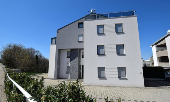 Njivice Apartment | Holiday apartment Njivice for 1 - 4 persons with 2 bedrooms - Holiday apartment