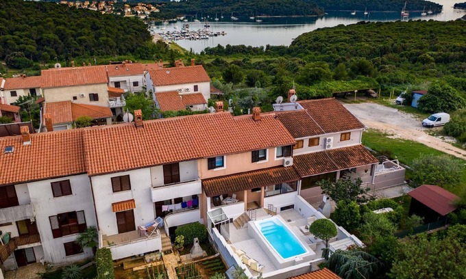 Vinkuran Apartment | Holiday apartment Vinkuran for 1 - 6 persons with 3 bedrooms - Holiday apartment in one or multi-fam