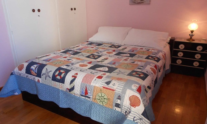 Xylokastron Apartment | Holiday apartment with hot tub