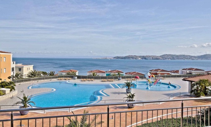 Crveni Vrh Apartment | Holiday apartment with internet and air conditioning near the sea