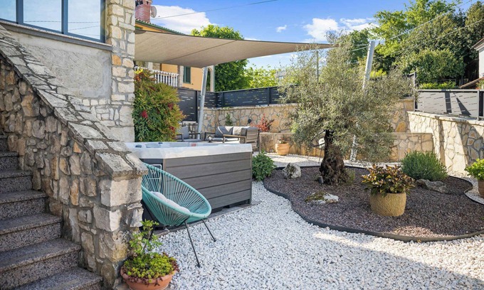 Krsan Apartment | Holiday apartment with air conditioning