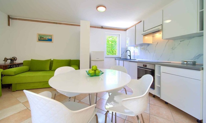Krk Apartment | Holiday apartment with garden