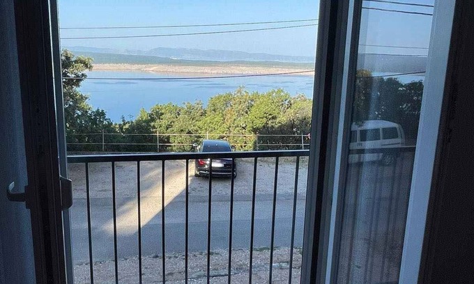 Klanfari Apartment | Holiday apartment with air conditioning and sea views