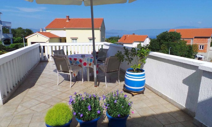 Malinska-Dubasnica Apartment | Holiday apartment with air conditioning and Internet access