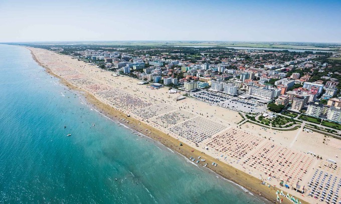 Bibione Apartment | Holiday apartment with air conditioning and pool