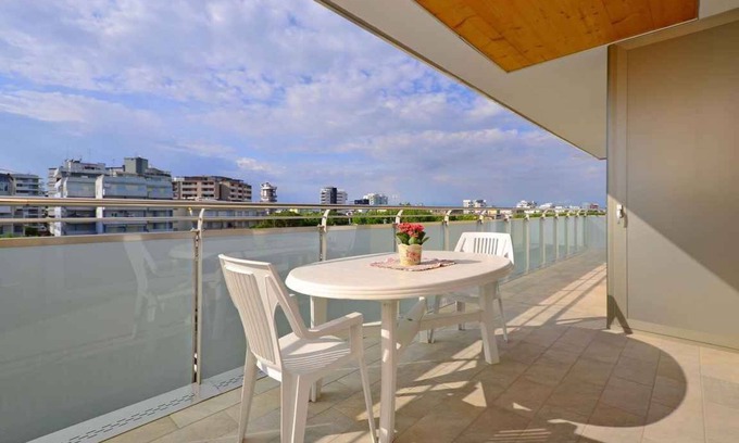 Lignano Sabbiadoro Apartment | Holiday apartment with large panoramic balcony with sea view