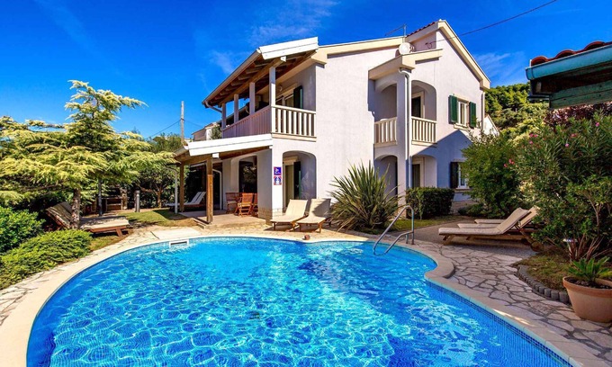 Banjol Apartment | Holiday apartment with pool*