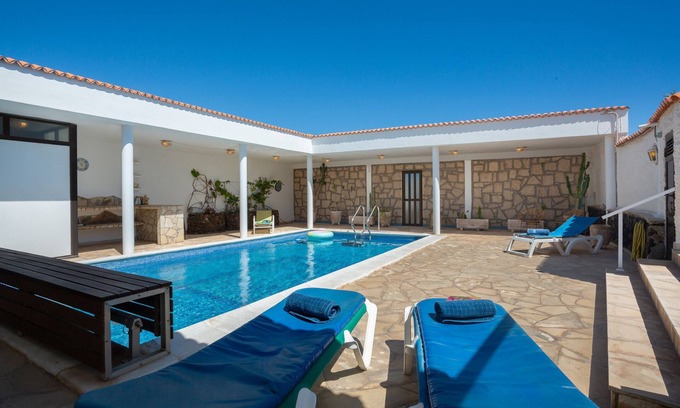 Arico Villa | Holiday Chalet 'Chalet Poris' with Sea Views, Private Pool and Wi-Fi