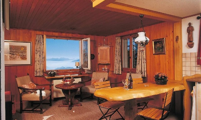 Vitznau Apartment | Holiday chalet Rigirolle, 1st floor with balcony