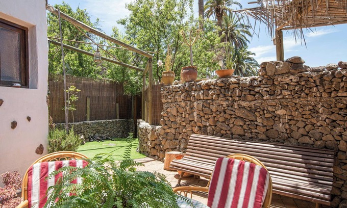 Santa Lucia House | Holiday Home El Cuarto with Wi-Fi, Garden & Terrace; Pets Allowed for Extra Fee