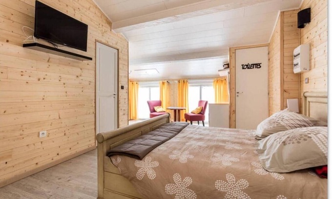 Villeneuve-les-Beziers Apartment | Holiday flat with private parking