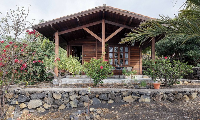 Los Llanos de Aridane House | Holiday Home 'La Cabaña Del Atardecer' with Sea View, Wi-Fi and Air Conditioning