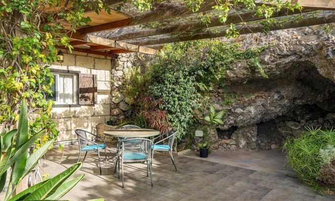 Las Cuevecitas House | Holiday home in Malpais de Candelaria with a terrace