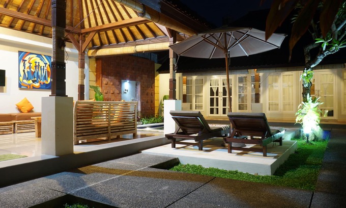 Sunset Road Villa | Holiday Heaven At Great Location