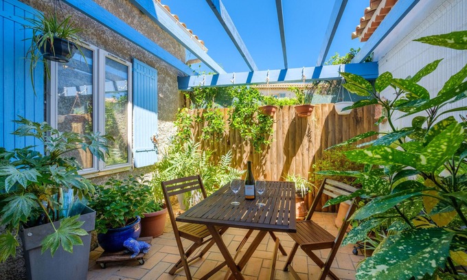 Tourrettes-sur-Loup House | Holiday Home 'Villa Jardin 2' with Private Garden, Wi-Fi and Air Conditioning