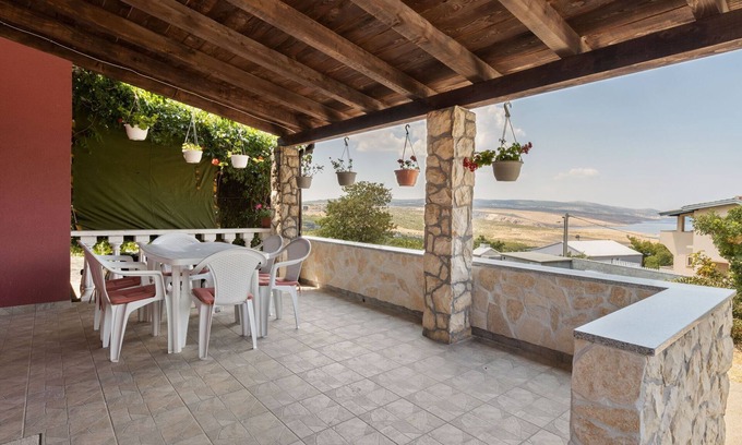 Rovanjska House | Holiday Home in Jasenice near Modrič Cave