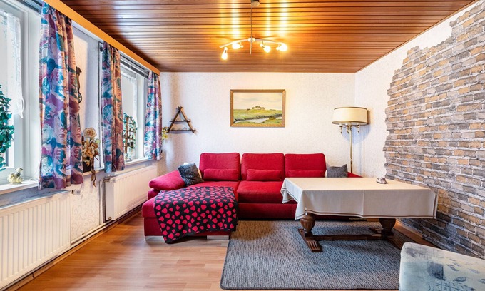 Zentrum House | Holiday Home 'Altstadt Ferienhaus Mit Terrasse' with Private Terrace and Wi-Fi