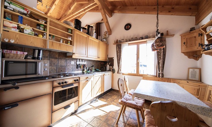 Albula-Alvra Ski Chalet | Holiday home Alvaneu for families