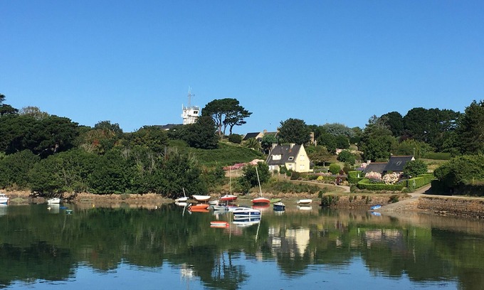 Ile-de-Brehat House | Holiday Home 'Bréhat - Villa San Denn' with Sea View, Private Garden and Wi-Fi