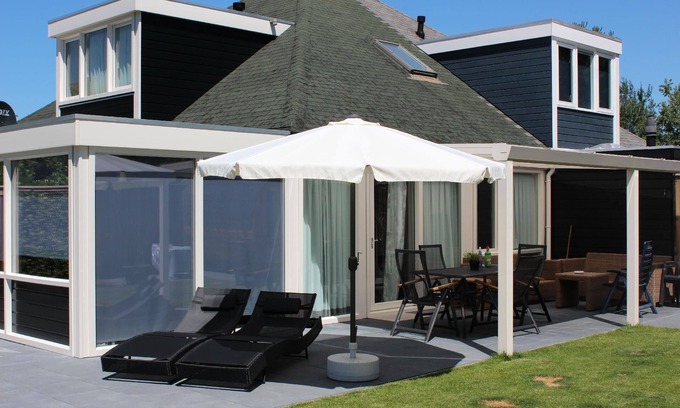 Stavenisse House | holiday home "Buurtweg221" with swimming pool