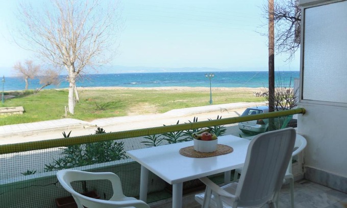 Nea Potidaia House | Holiday Home by the Sea