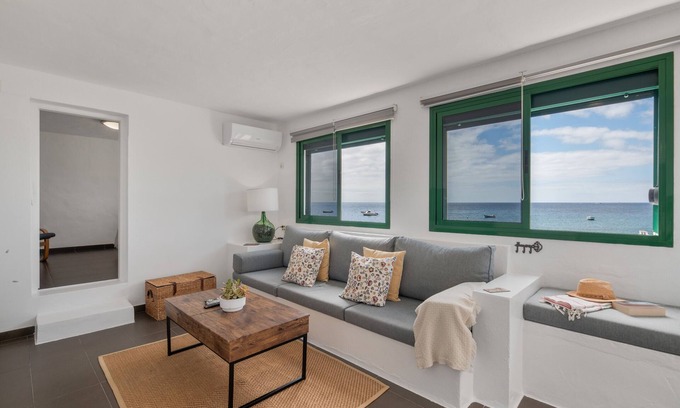 Playa Quemada House | Holiday Home 'Callao 2' with Sea View, Wi-Fi and Air Conditioning