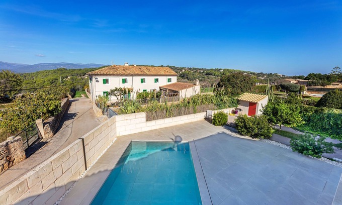 Portol House | Holiday Home 'Can Calet' with Private Pool, Wi-Fi and Air Conditioning