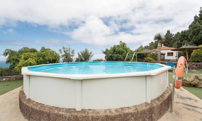 Buen Paso House | Holiday Home "Candelaria" with Mountain and Sea Views, Pool, Terrace and Wi-Fi