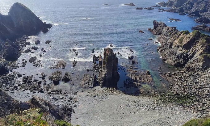 Baiona House | Holiday Home 'Casa Campo' with Shared Terrace, Shared Garden and Wi-Fi