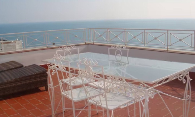 Vieste House | Holiday Home 'Casa Panoramica Del Xll Secolo' with Sea View, Wi-Fi and Air Conditioning