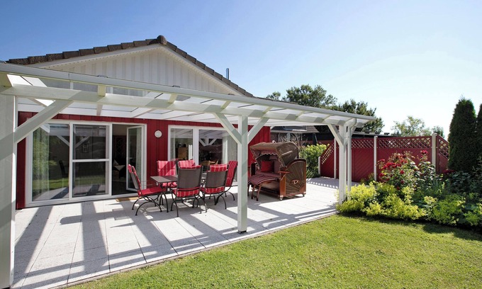 Wesselburenerkoog House | Holiday Home 'Ferienhaus Frida Am Deich' with Private Terrace, Private Garden and Wi-Fi