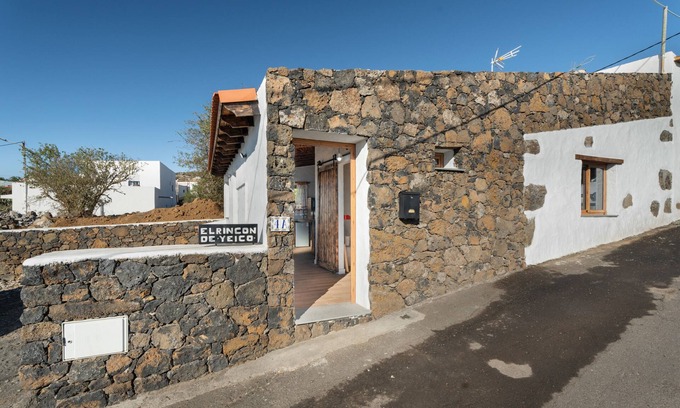 Isora House | Holiday Home 'El Rincón De Yeico' with Mountain View, Private Terrace and Wi-Fi