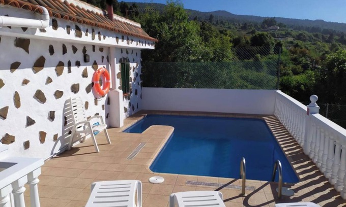 Icod de los Vinos House | Holiday Home LaCerca with Sea View, Pool, Wi-Fi & Garden