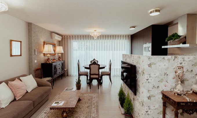 Ponte de Lima Bed & Breakfast | Holiday Home 'Fonte Do Pinheiro Boutique' with Mountain View, Wi-Fi and Air Conditioning