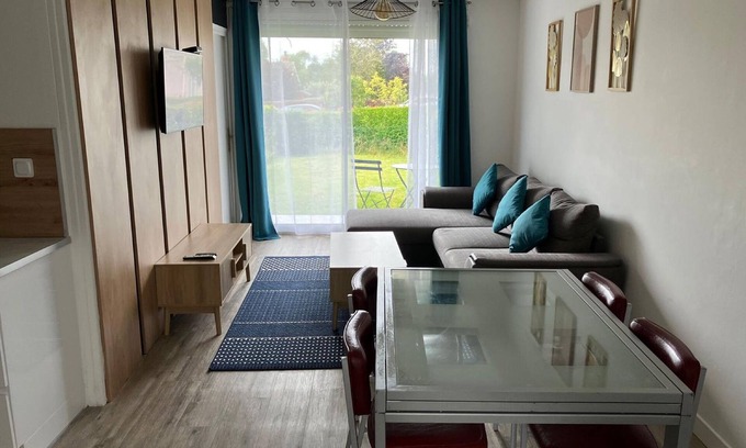 Autretot House | Holiday Home 'La Gitounette De Caux' with Private Terrace and Private Garden