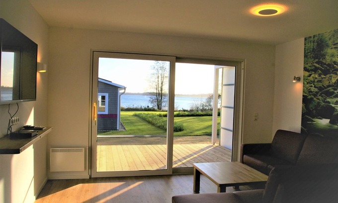 Klein Wittensee House | Holiday home G (77 m²) with lake view for up to 4 people