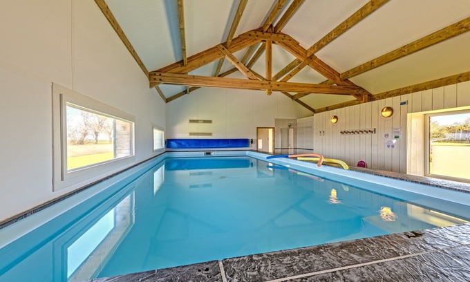 Plouguerneau House | Holiday Home 'Gîte With Private Heated Pool' with Private Terrace, Private Garden and Wi-Fi