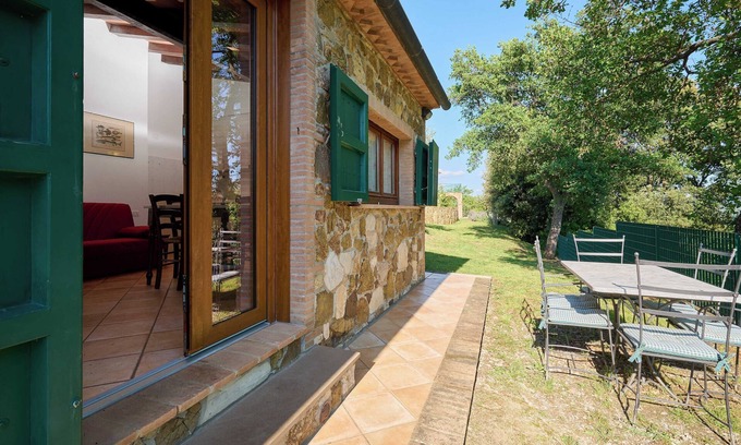 Suvereto House | Holiday Home 'Il Quercione' with Private Terrace, Wi-Fi and Air Conditioning