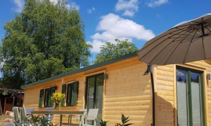 Muecke House | Holiday home in Atzenhain with large terrace