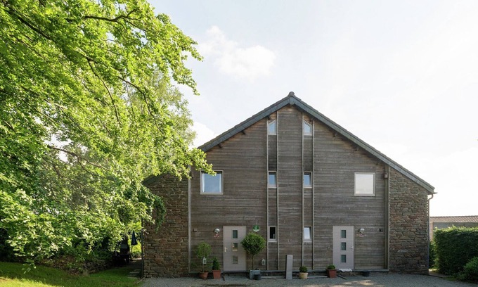 Ovifat House | Holiday Home in Ovifat near Lake Robertville