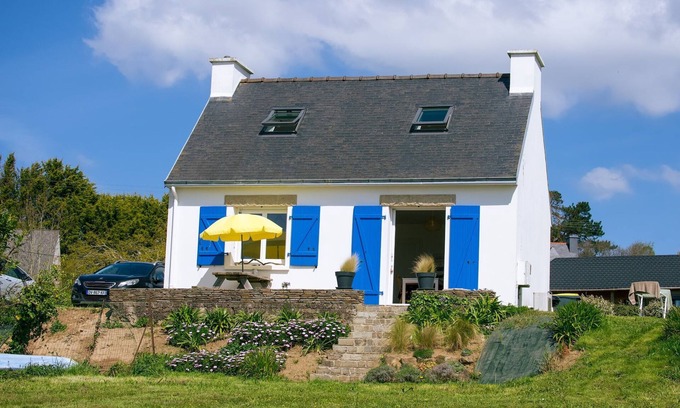 Roscanvel House | Holiday Home in Brittany with Sea Views