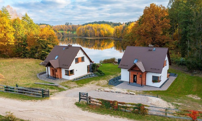 Bytow House | holiday home in Dabie, directly at the lake