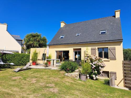 Guisseny House | Holiday Home in France near Sandy Beaches